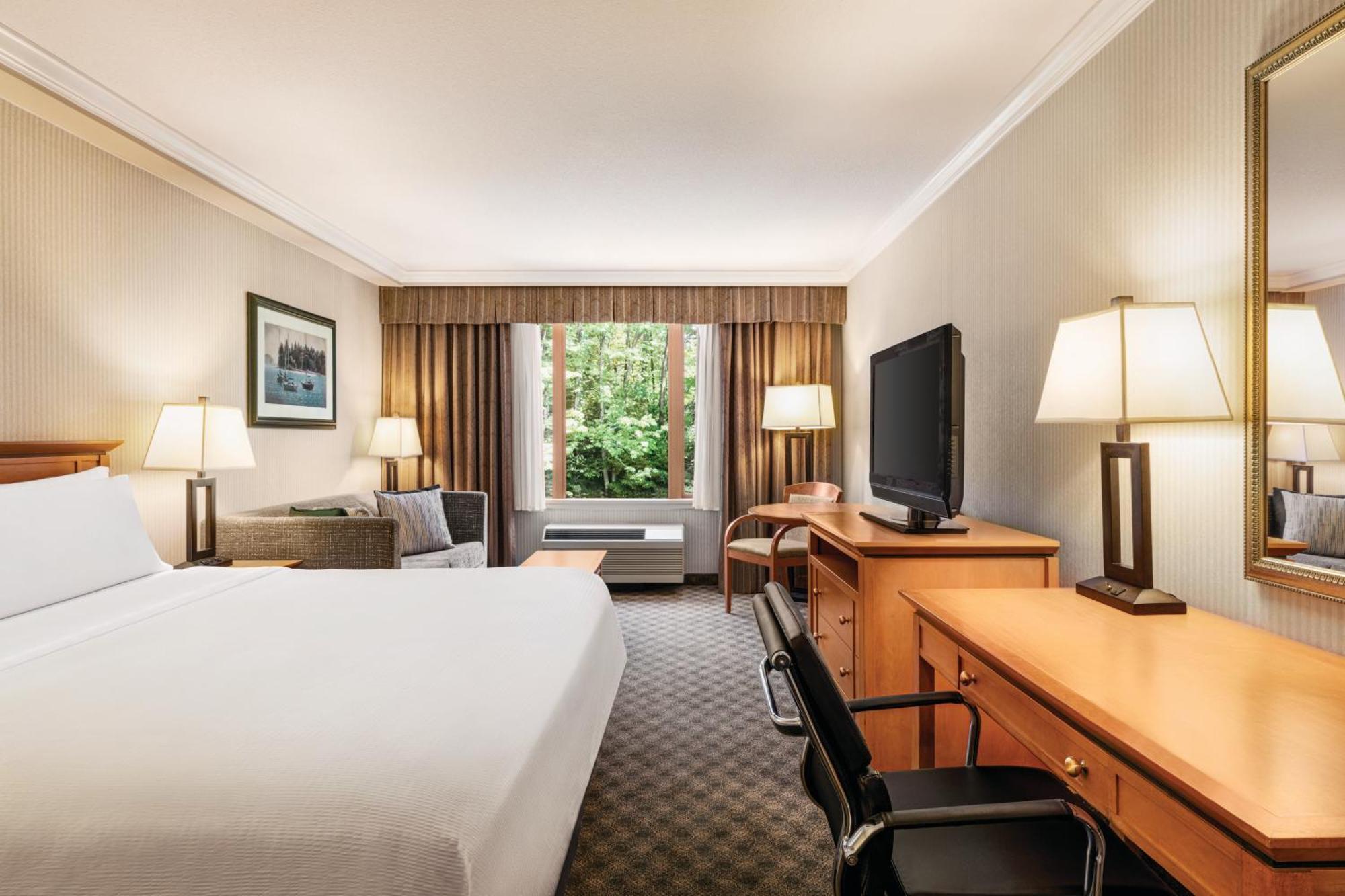 Holiday Inn North Vancouver, an IHG Hotel Extérieur photo