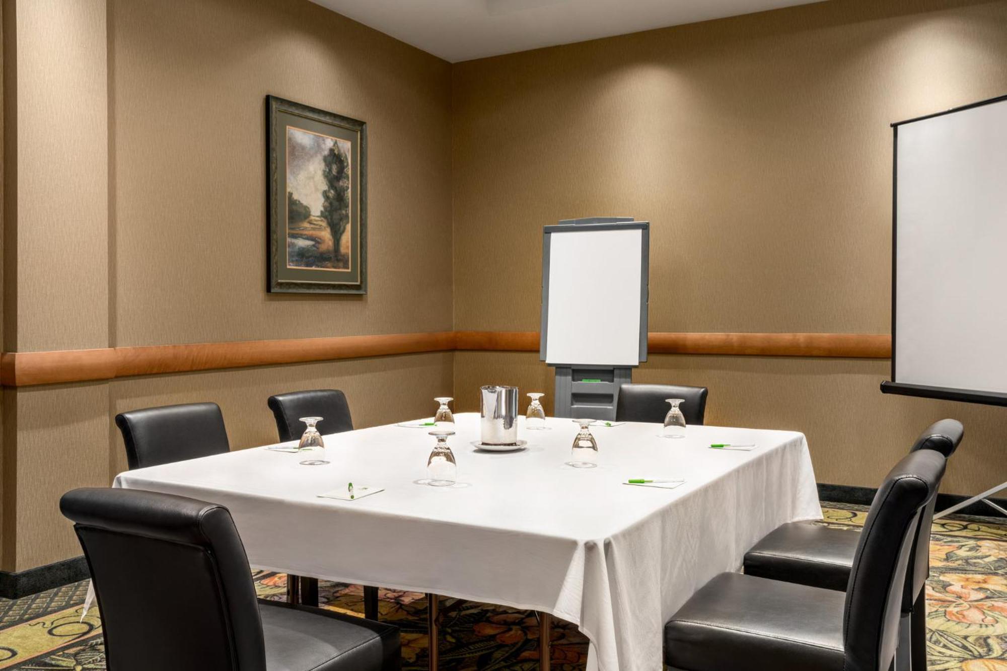 Holiday Inn North Vancouver, an IHG Hotel Extérieur photo