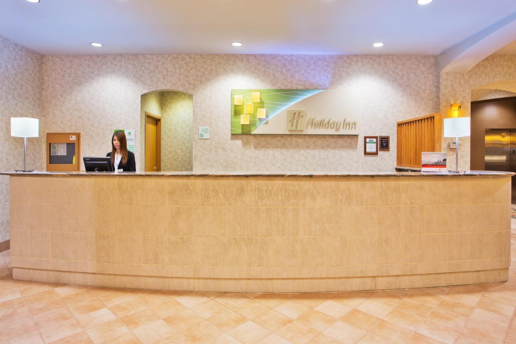 Holiday Inn North Vancouver, an IHG Hotel Extérieur photo
