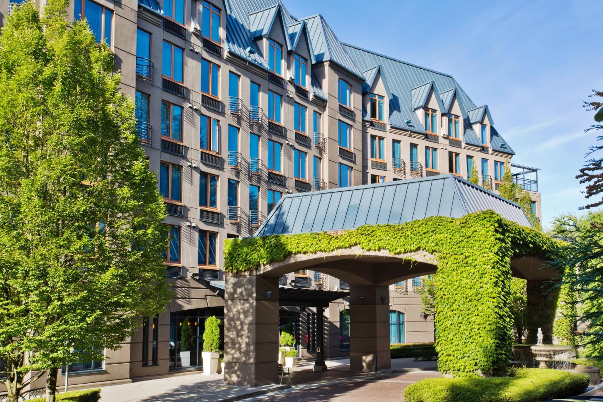 Holiday Inn North Vancouver, an IHG Hotel Extérieur photo
